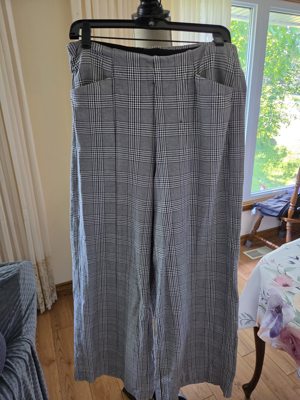 Old Navy Black and Gray Plaid Wide-Leg Pants